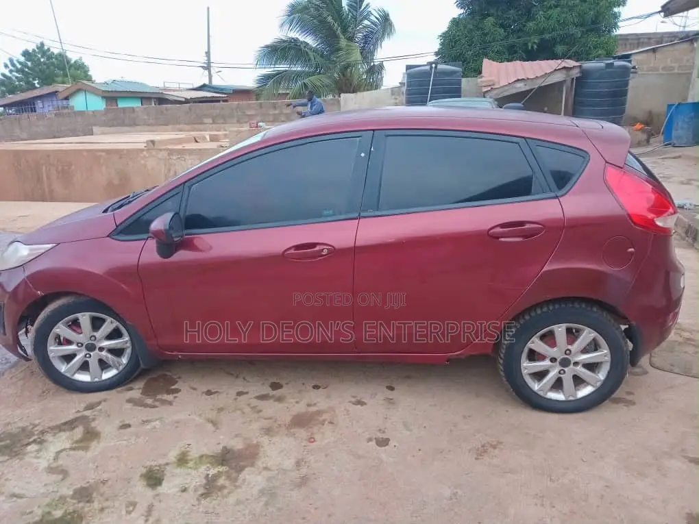 Ford Fiesta SE Hatchback 2012 Brown