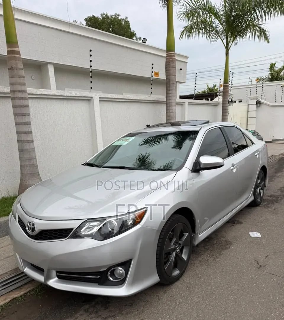Toyota Camry 2014 Silver