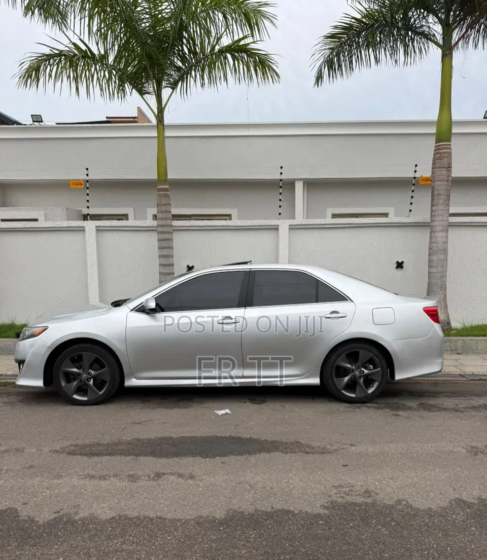 Toyota Camry 2014 Silver
