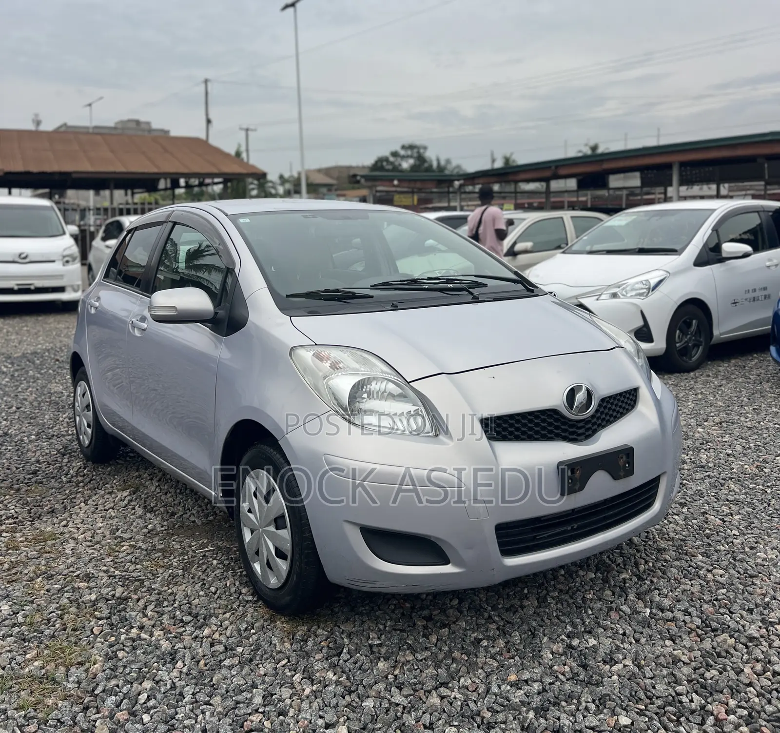 Toyota Vitz 1.3 AWD 3dr 2010 Silver
