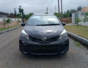 Toyota Vitz 1.3 FWD 5dr 2014 Black