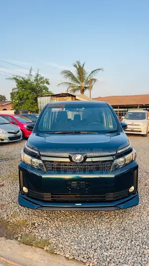Toyota Voxy 2015 Black