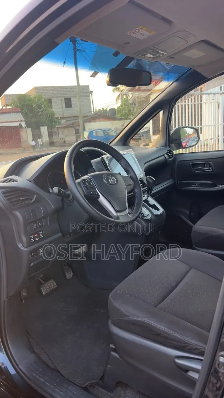 Toyota Voxy 2015 Black