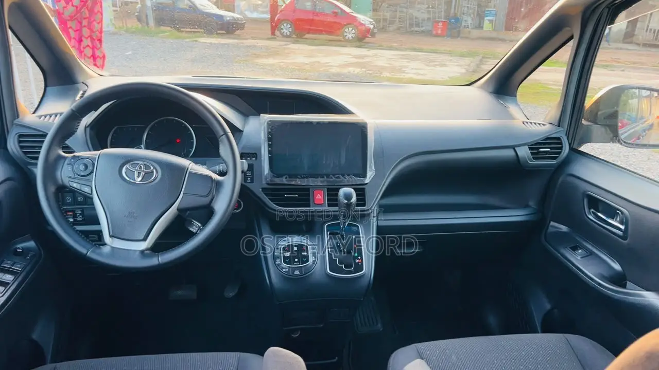 Toyota Voxy 2015 Black