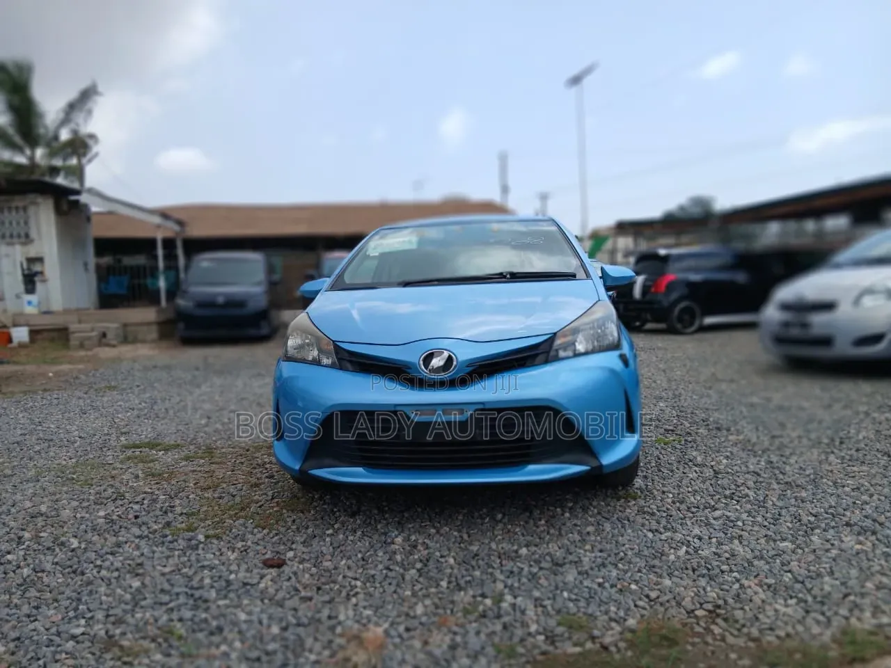 Toyota Vitz 1.3 FWD 5dr 2015 Blue