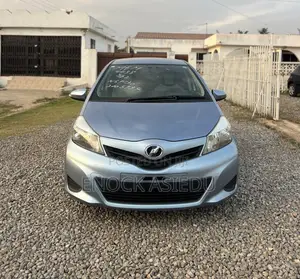 Toyota Vitz 1.3 AWD 3dr 2013 Blue