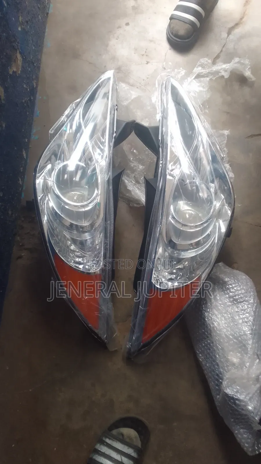Hyundai Sonata 2011-2014 Headlight Pair Available.