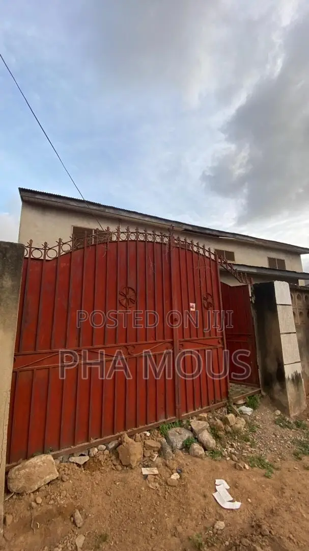 4bdrm House in Achimota for sale
