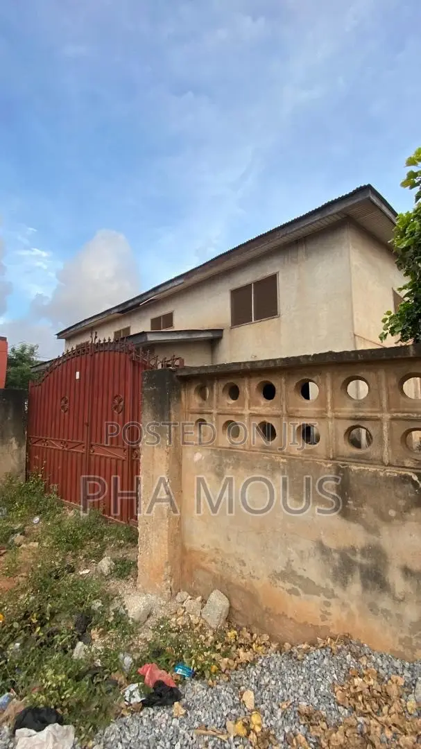 4bdrm House in Achimota for sale