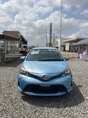 Toyota Vitz 1.3 AWD 3dr 2015 Blue