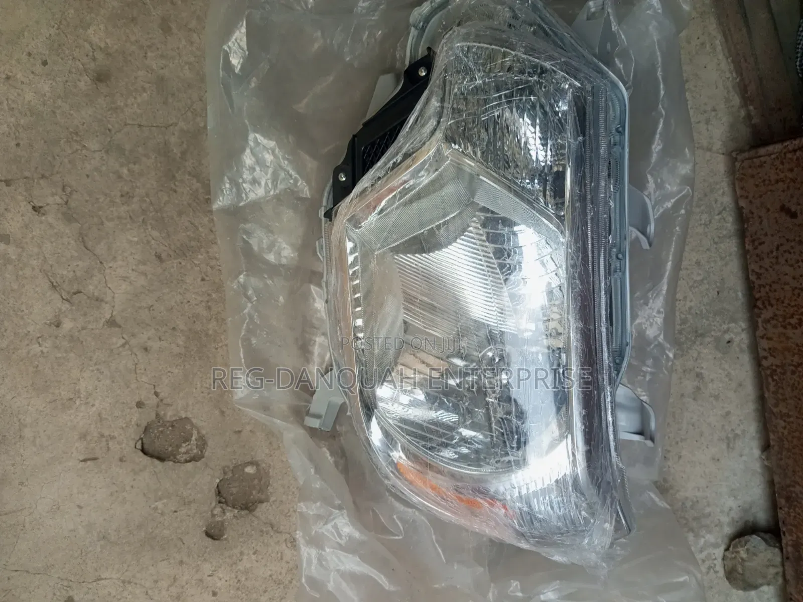 Toyota Tacoma 2010-2013 Headlight Pair