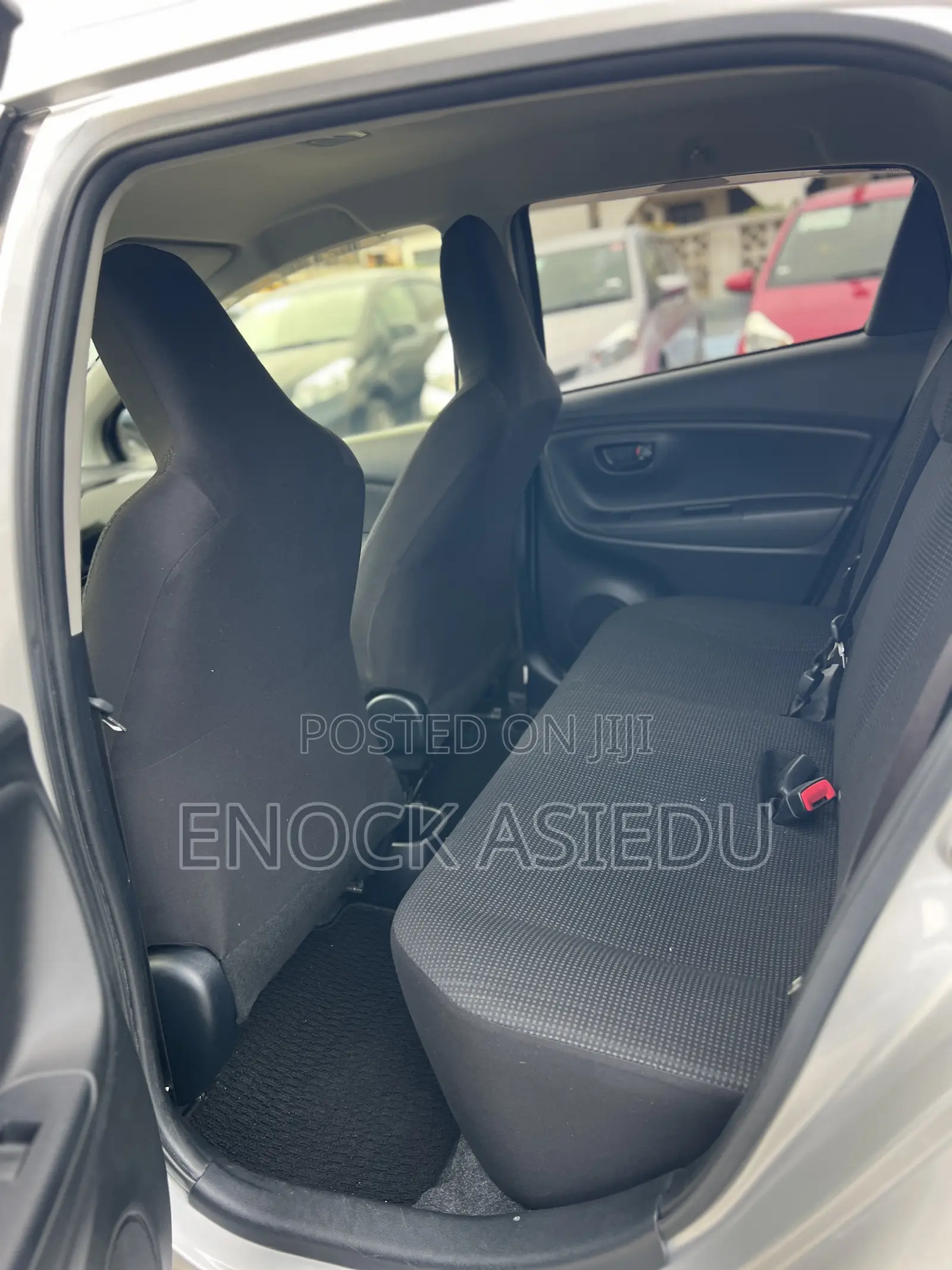 Toyota Vitz 1.3 AWD 5dr 2018 Silver