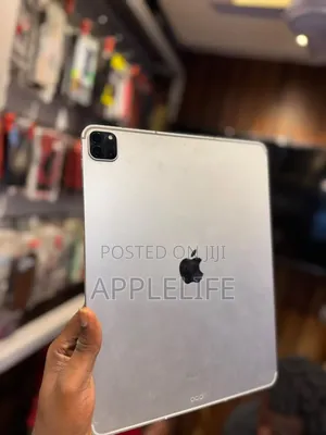 Apple iPad Pro 12.9 (2022) 256 GB Silver