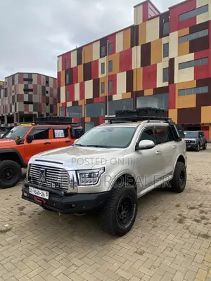Tank 500 2022 Beige