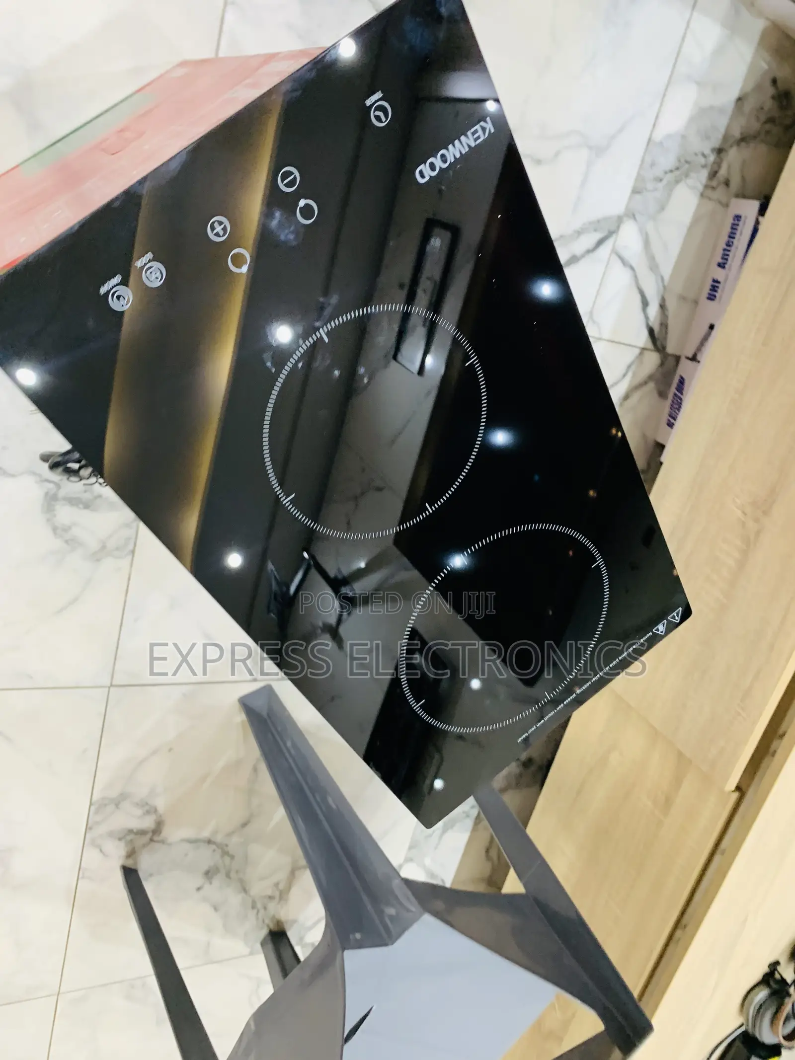 Authentic Kenwood 60cm Inbuilt Glass Electric Cooktop. 2 Electric