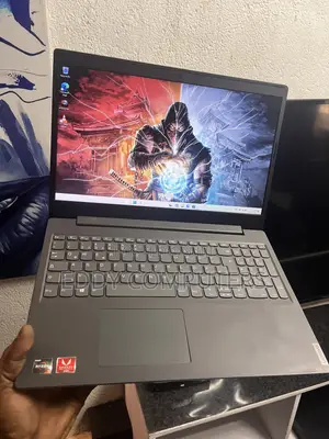 Laptop Lenovo 8GB AMD Ryzen 5 SSD 256GB