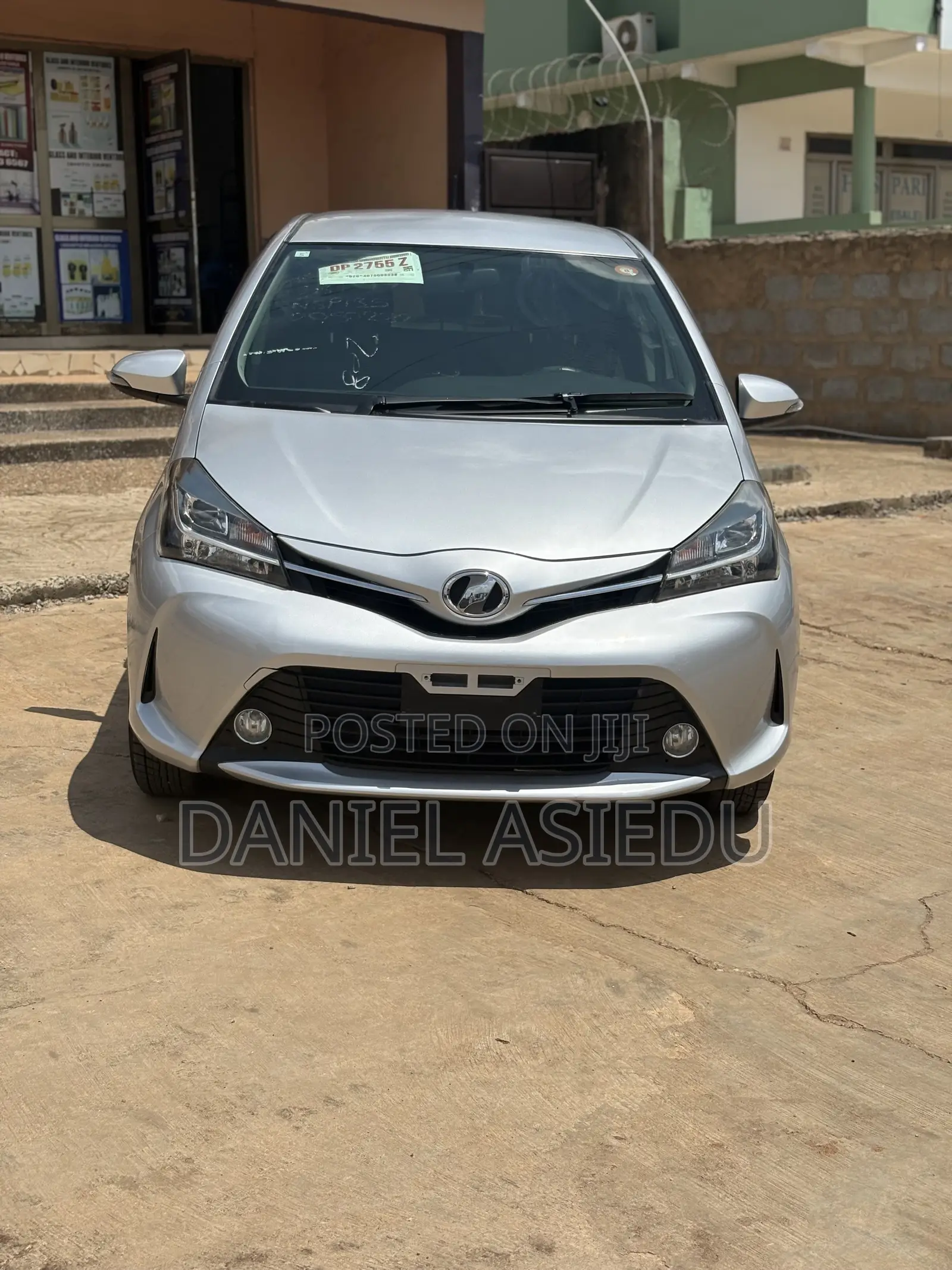 Toyota Vitz 1.3 AWD 5dr 2015 Silver