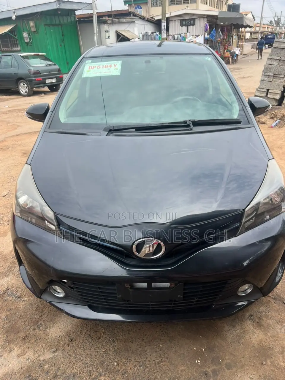Toyota Vitz 1.3 FWD 5dr 2015 Black
