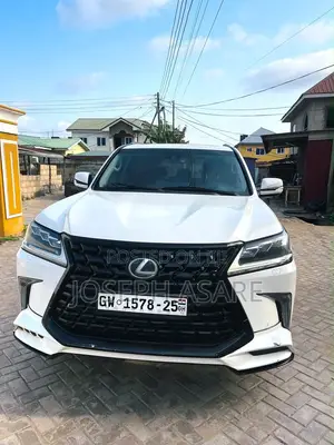 Lexus LX 570 AWD 2017 White