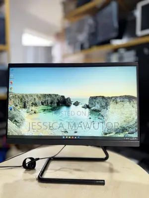 Desktop Computer Lenovo 8GB Intel Core i3 SSD 256GB