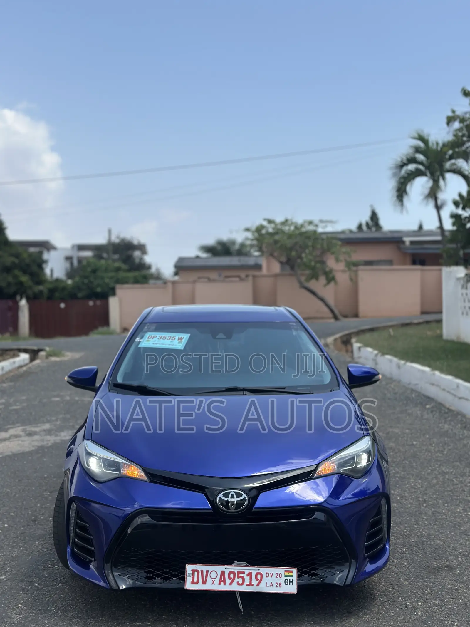 Toyota Corolla SE (1.8L 4cyl 2A) 2018 Blue