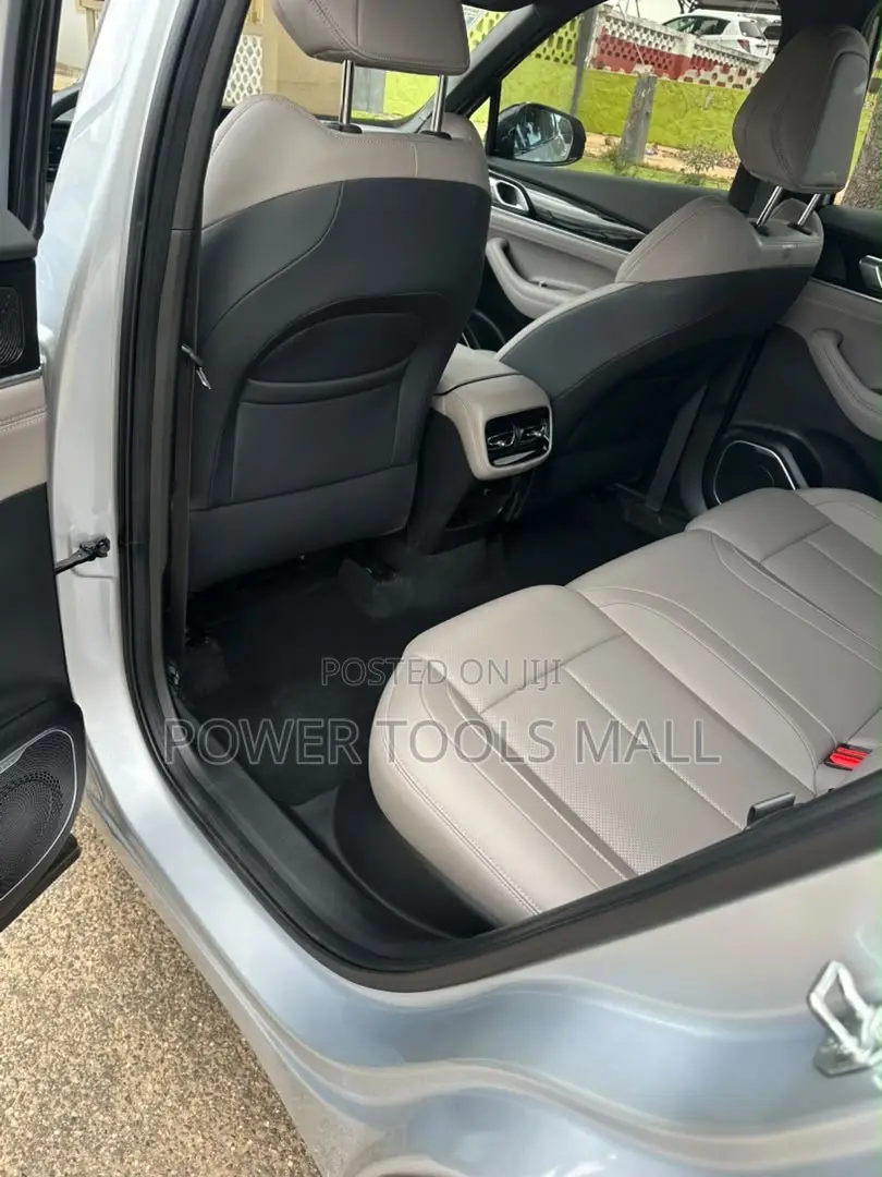 Geely Boyue 2025 Silver