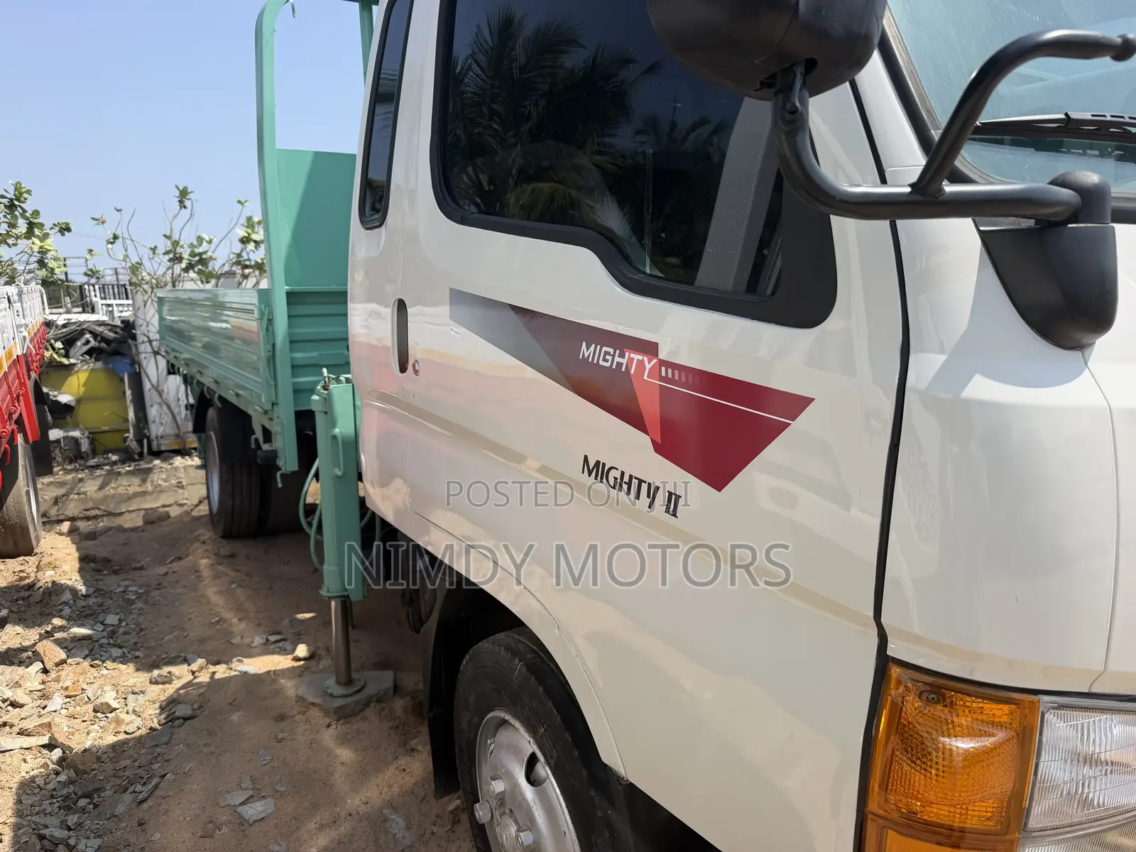 Hyundai Mighty 1 Crane