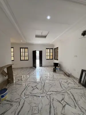 3bdrm Apartment in Lakeside, Ashaley Botwe for rent