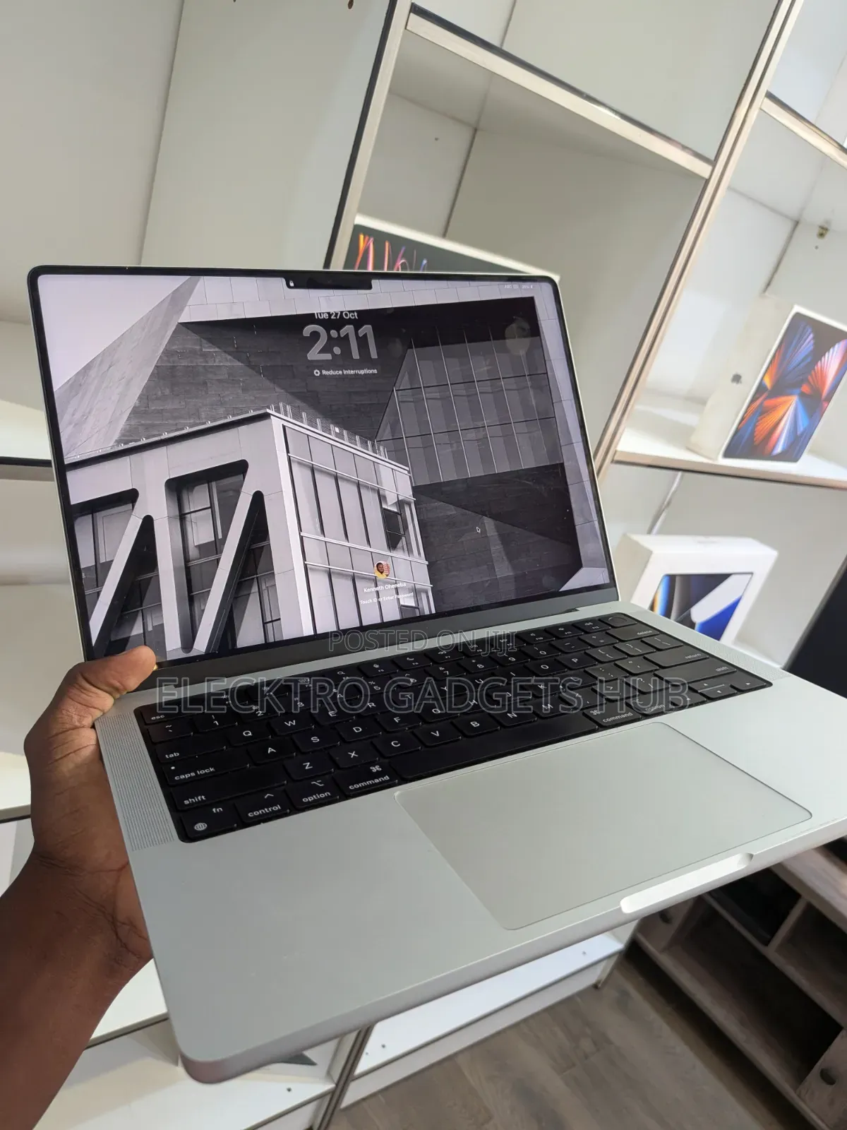 Laptop Apple MacBook Pro 2021 M1 16GB Apple M1 Pro SSD 512GB