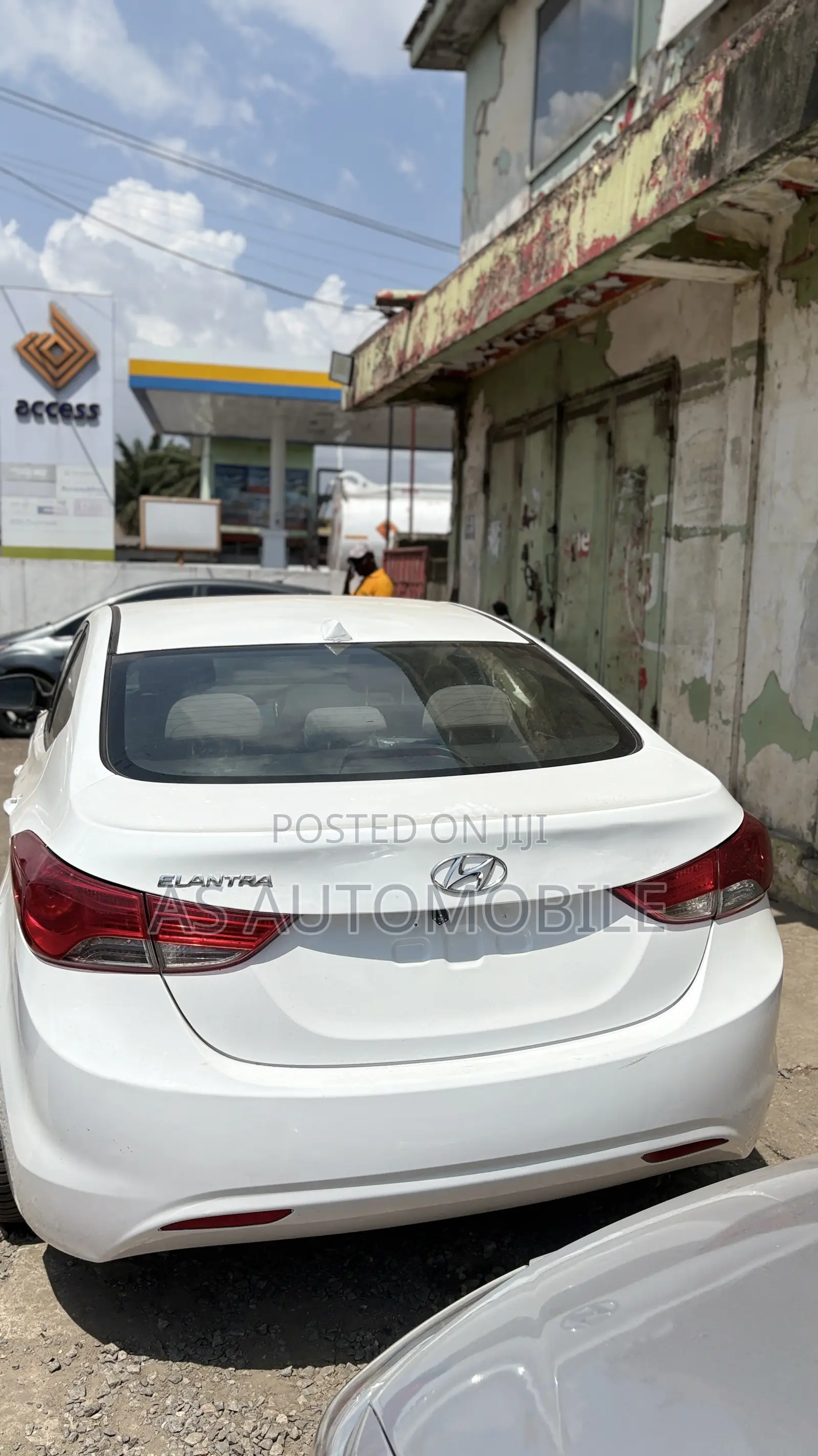 Hyundai Elantra Limited Sedan FWD (1.8L 4cyl 6A) 2013 White
