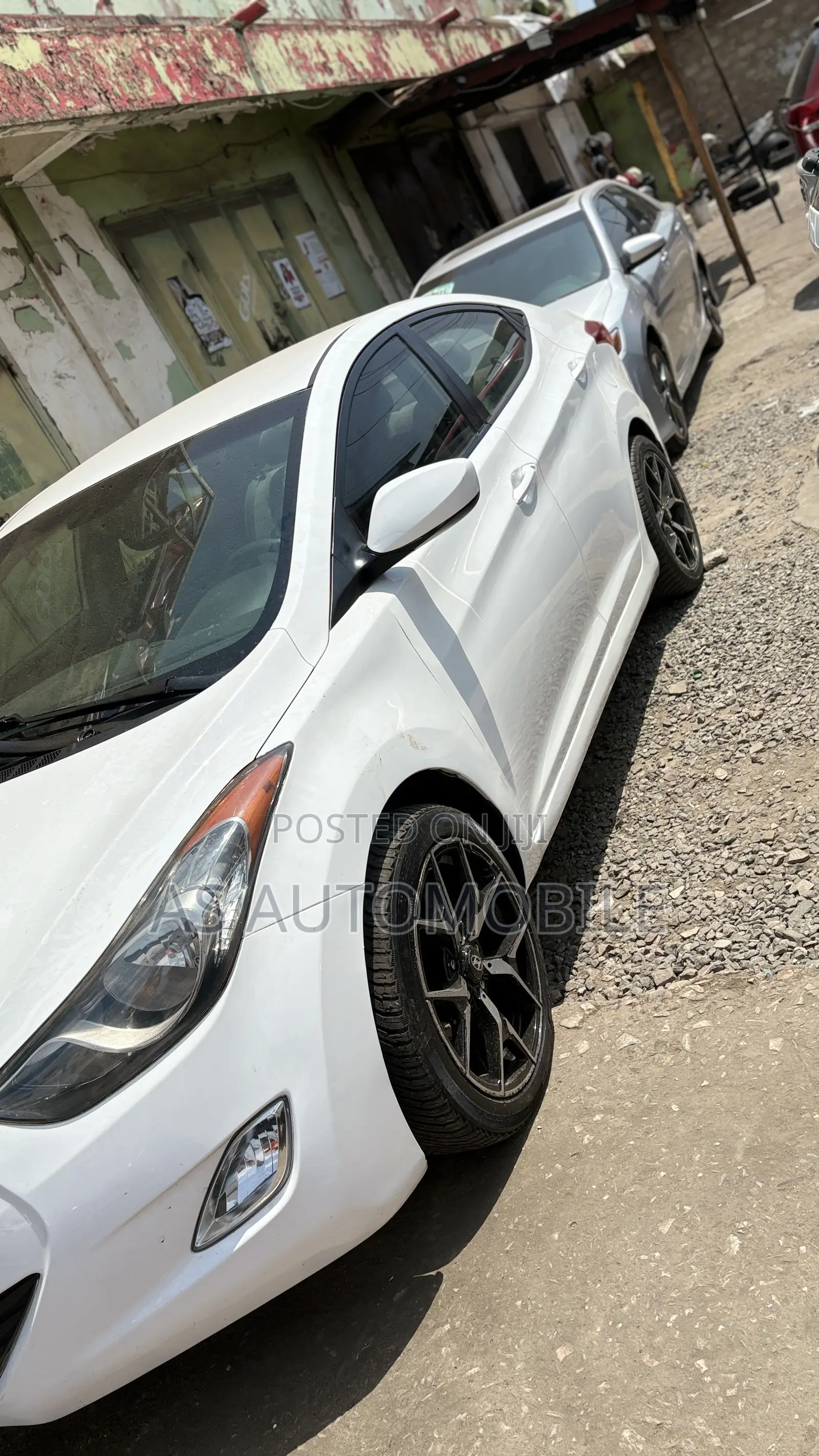 Hyundai Elantra Limited Sedan FWD (1.8L 4cyl 6A) 2013 White