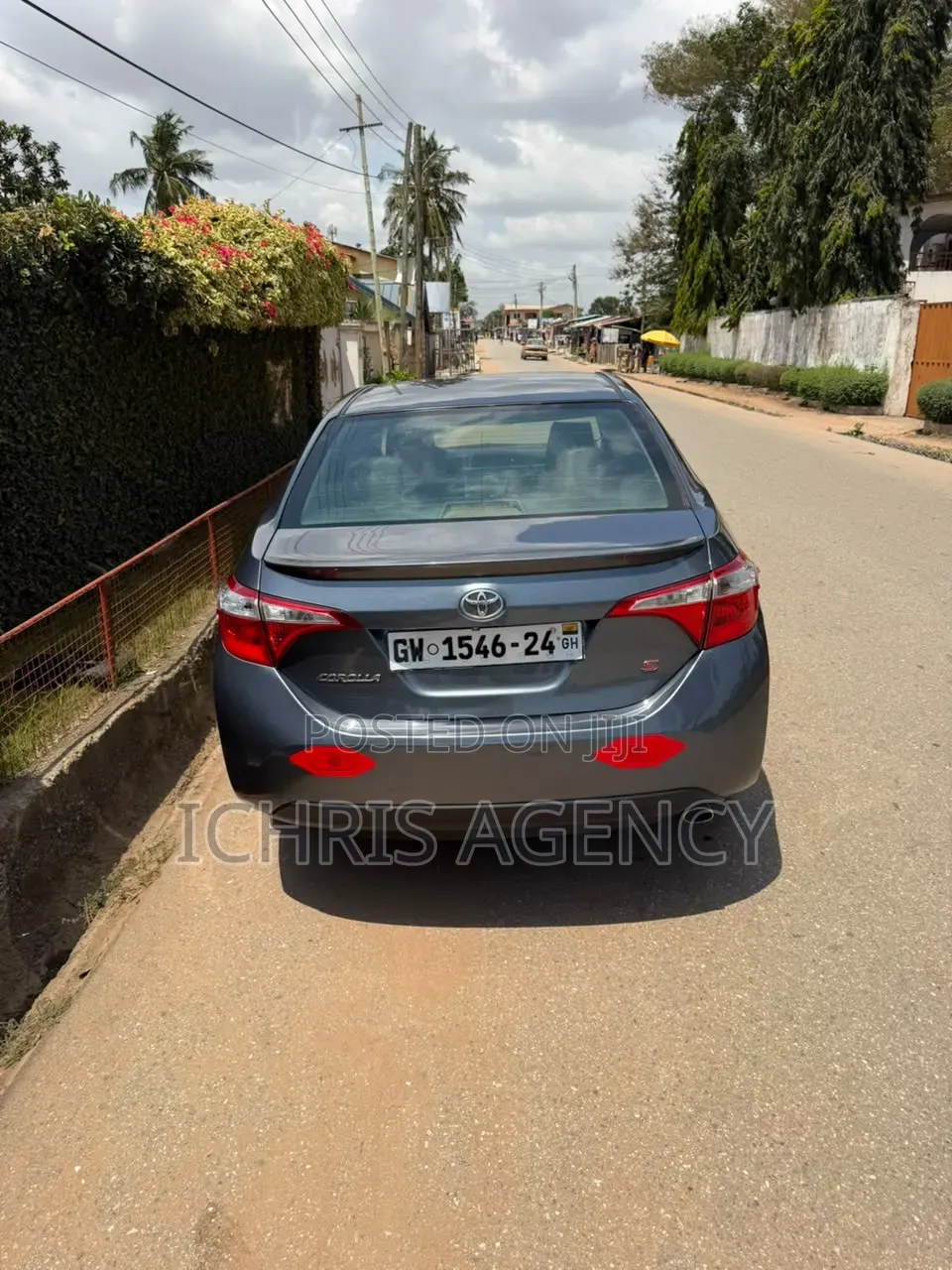 Toyota Corolla L 4dr Sedan (1.8L 4cyl Manual) 2016
