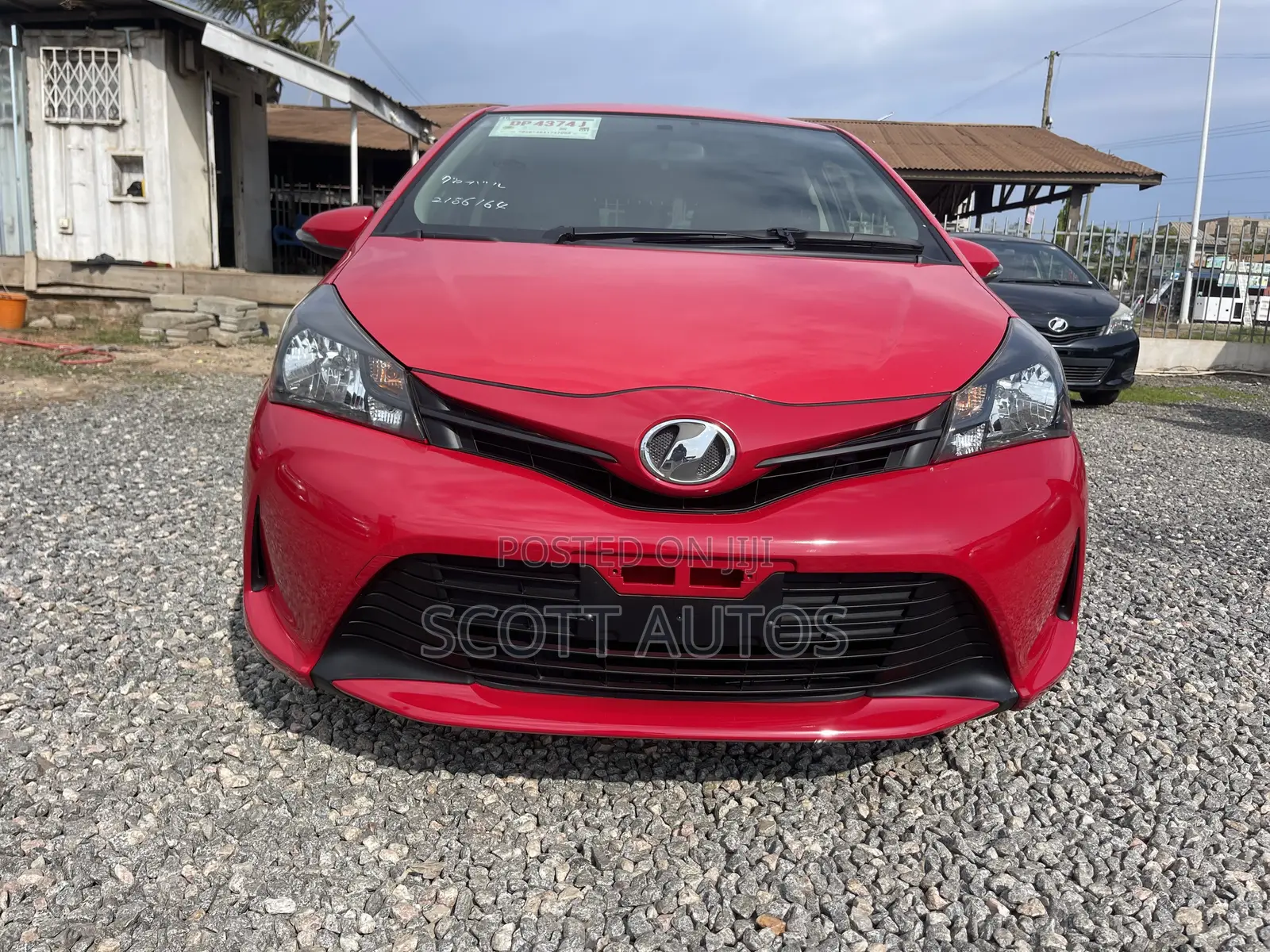 Toyota Vitz 1.3 AWD 3dr 2016 Red