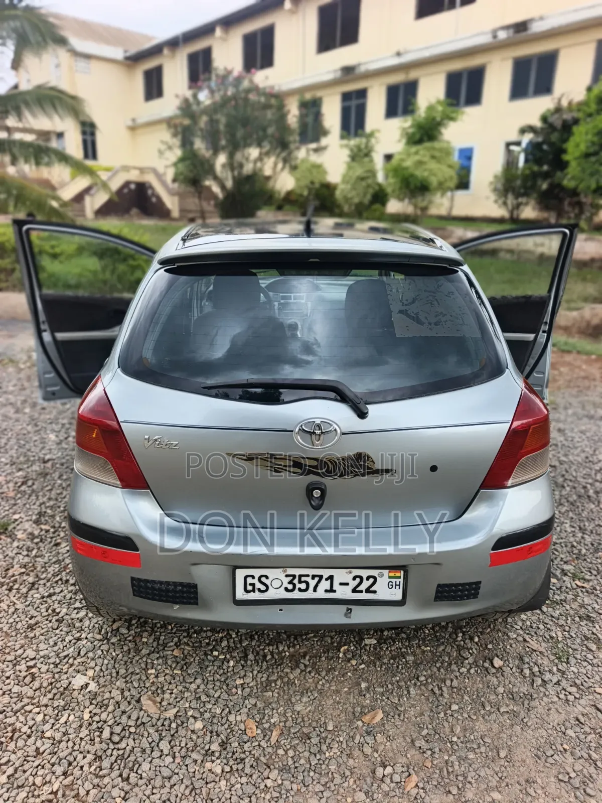 Toyota Vitz 2010 Gray