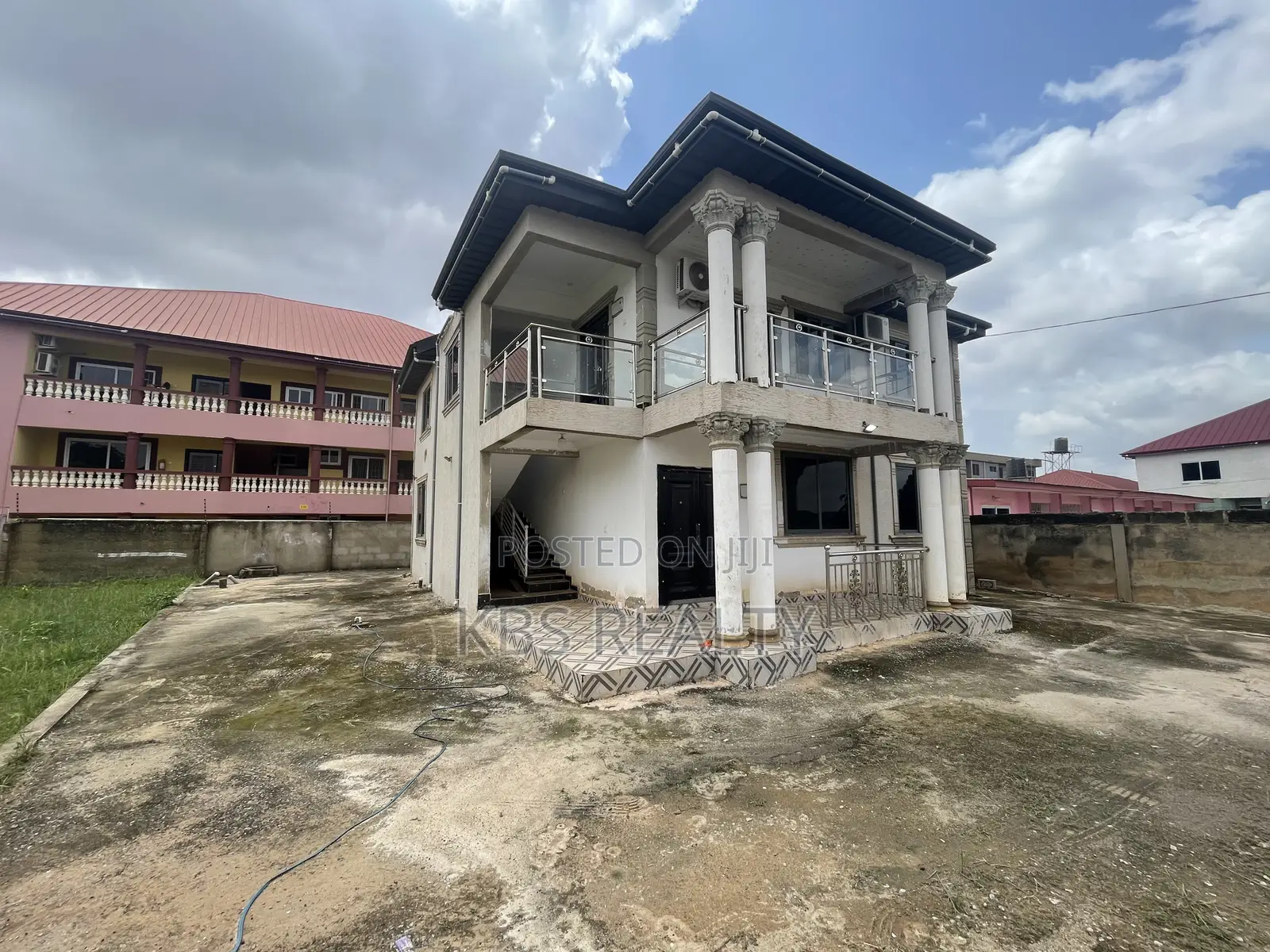 4bdrm Duplex in Ahodwo Daban, Kumasi Metropolitan for rent