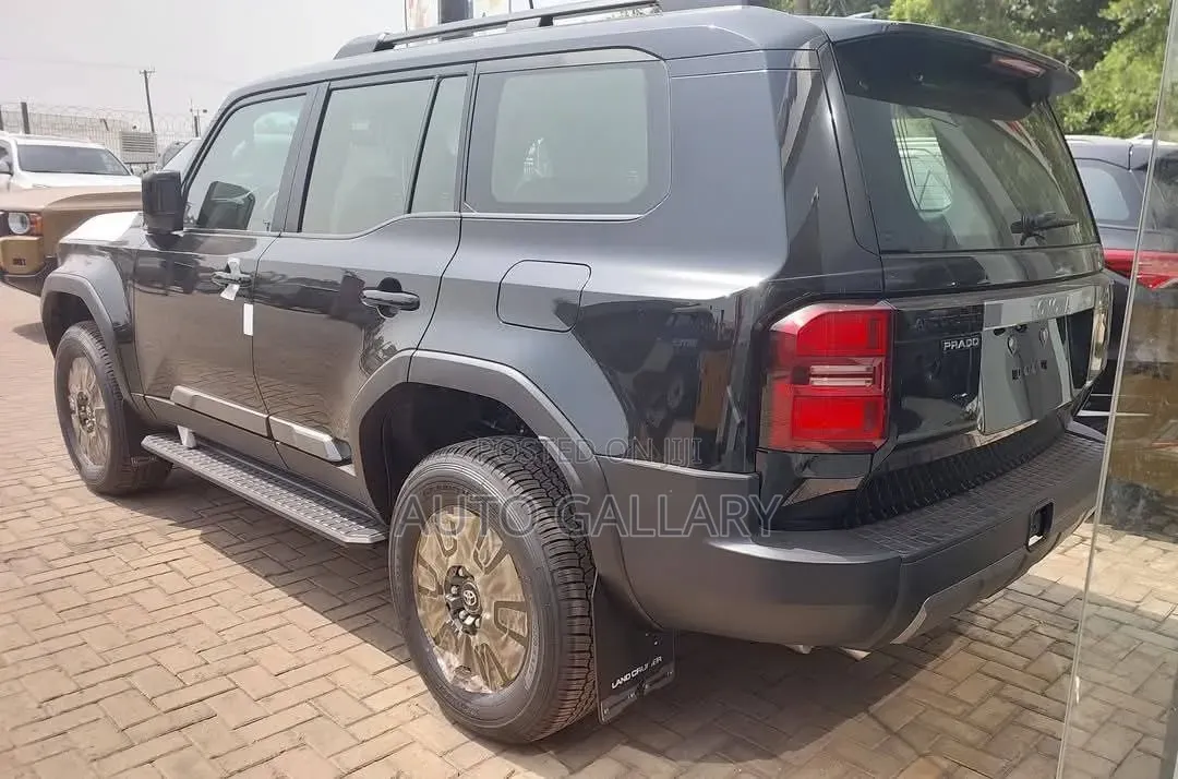 New Toyota Land Cruiser Prado 2.8 2025 Black