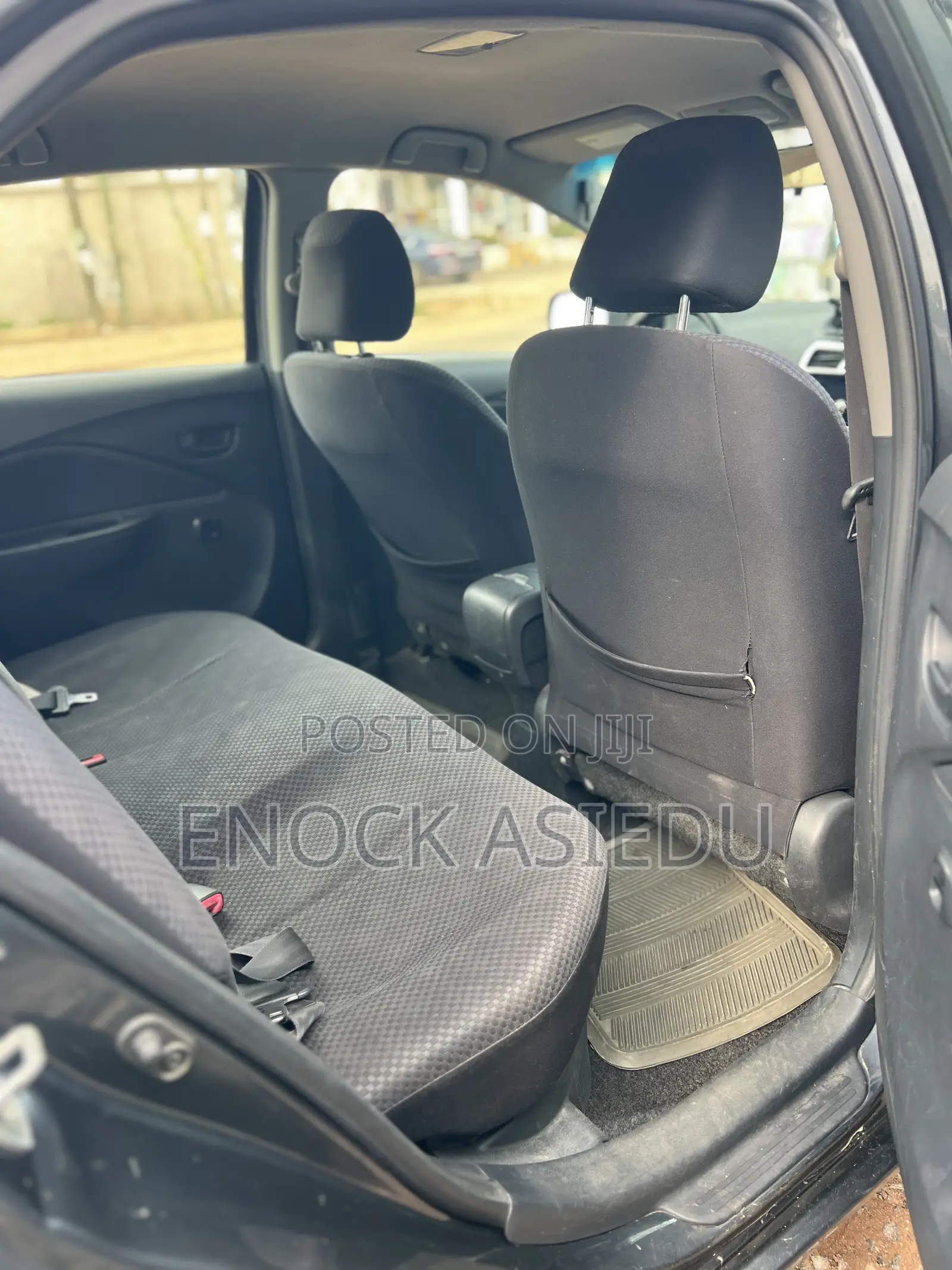 Toyota Yaris Base Sedan 4dr 2010 Gray