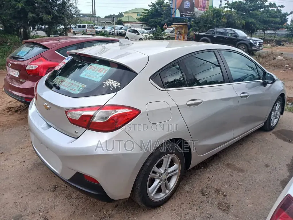 Chevrolet Cruze LT Auto Hatchback 2017 Silver