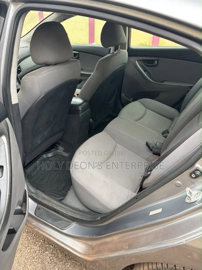 Hyundai Elantra GLS Sedan FWD (1.8L 4cyl 6A) 2013 Gray
