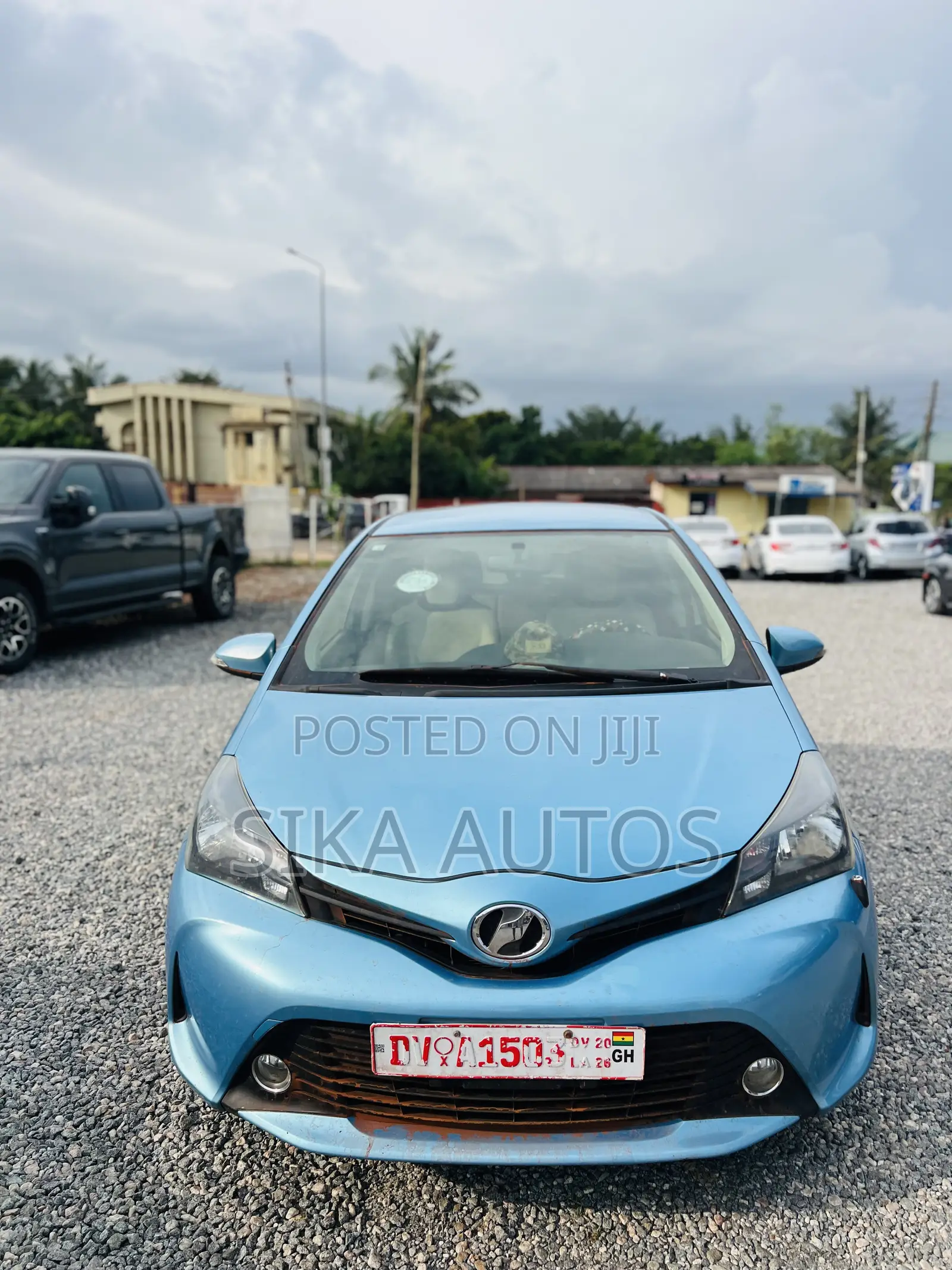 Toyota Vitz 1.3 AWD 5dr 2016 Blue