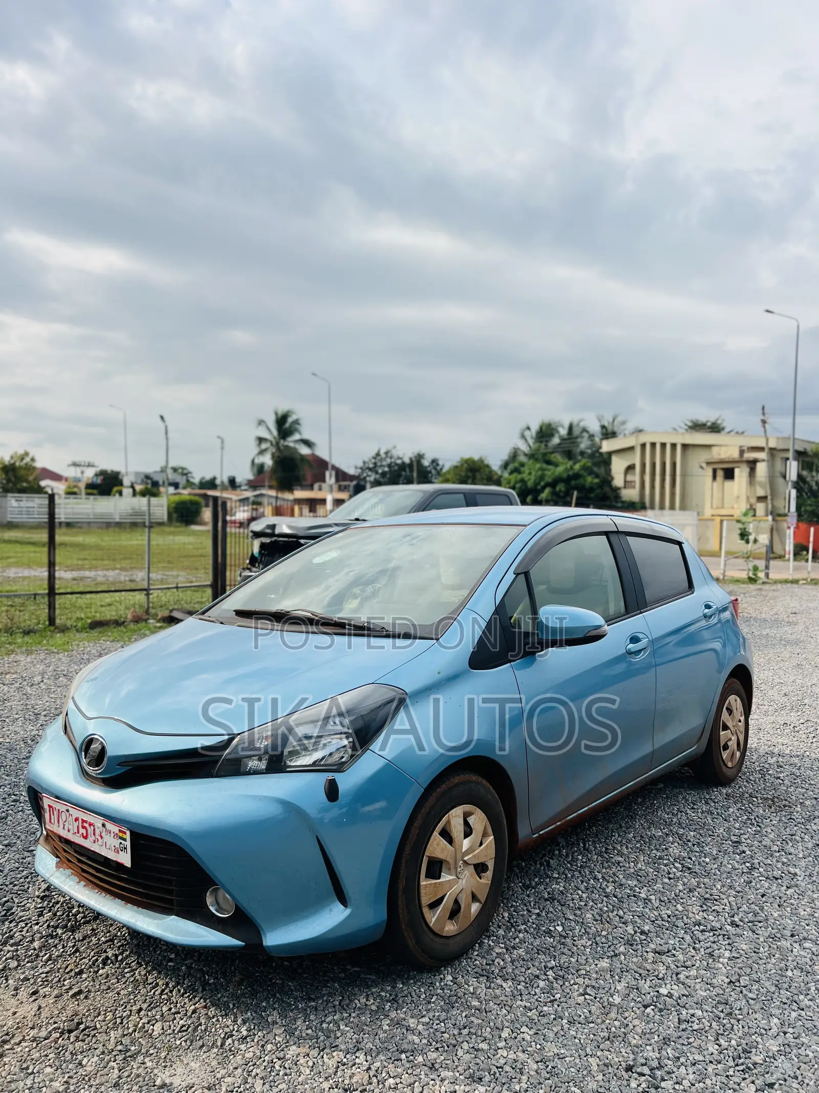 Toyota Vitz 1.3 AWD 5dr 2016 Blue