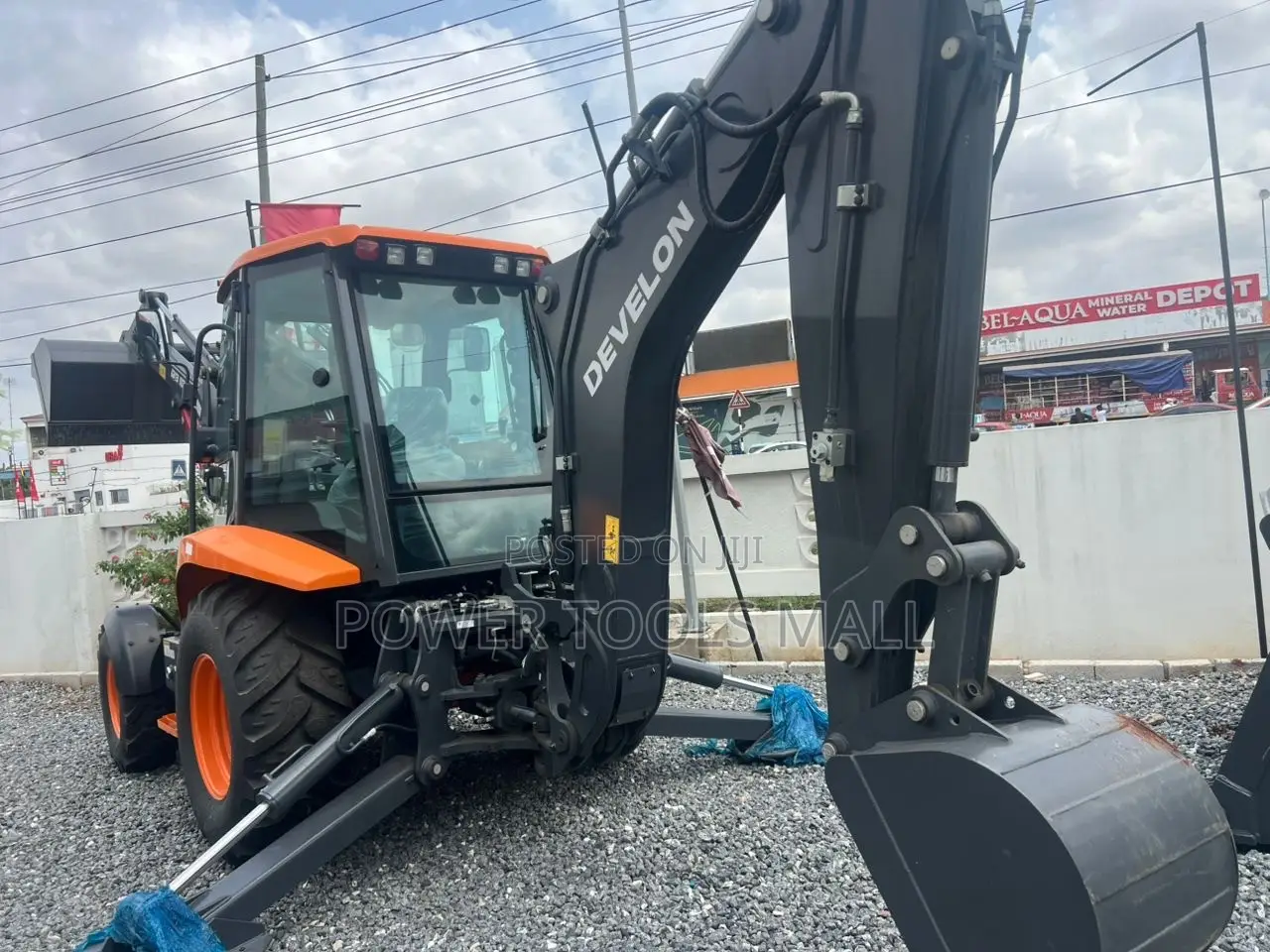 Develon Db100 Backhoe Loader