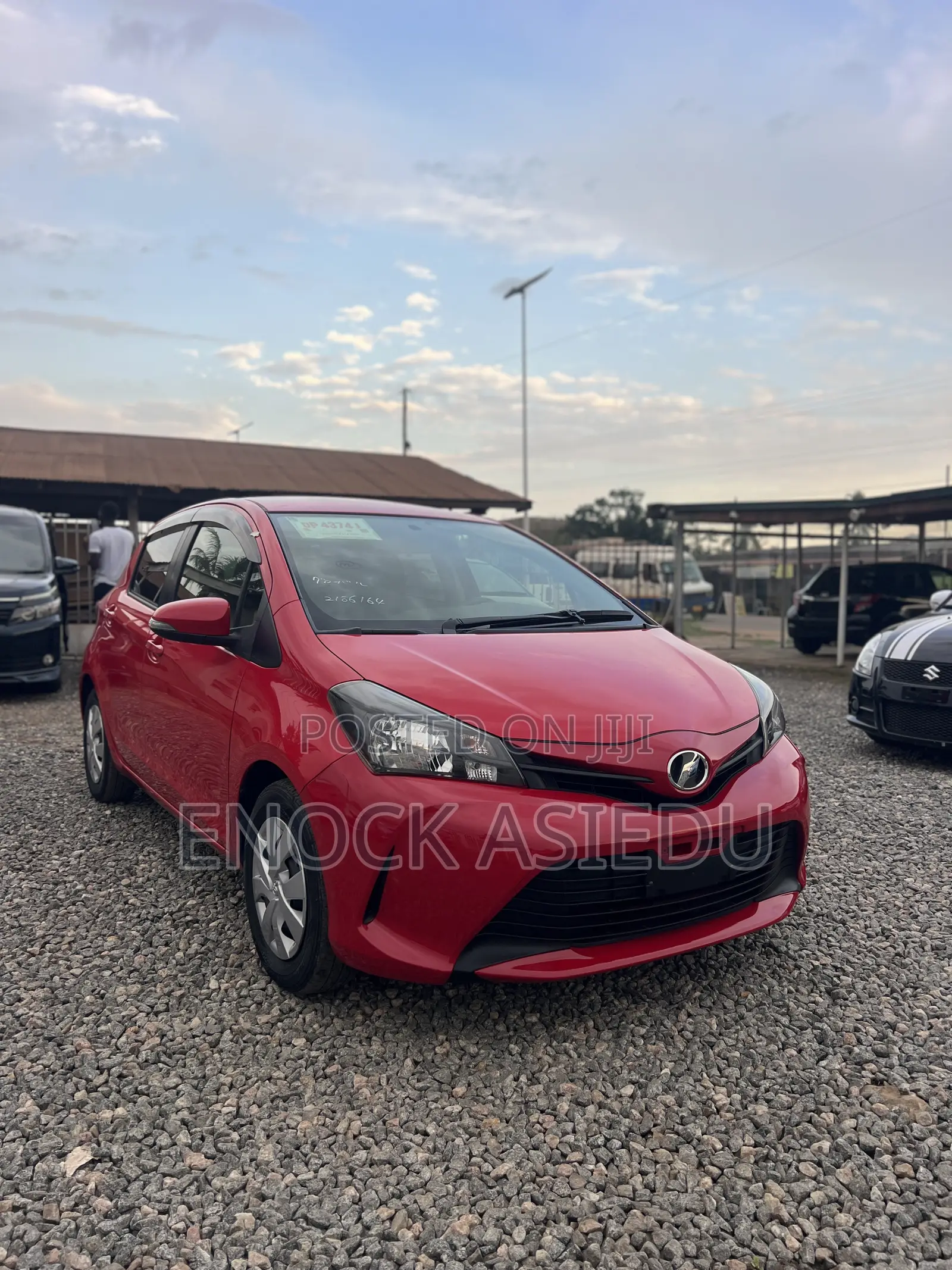 Toyota Vitz 1.3 AWD 3dr 2015 Red