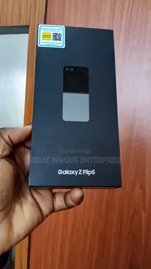 New Samsung Galaxy Z Flip 5 256 GB Black