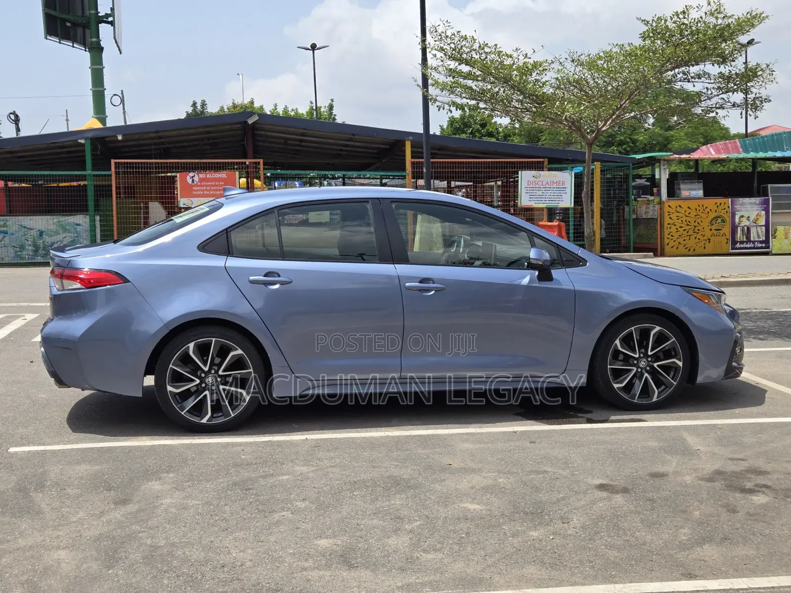 Toyota Corolla SE 2020 Blue