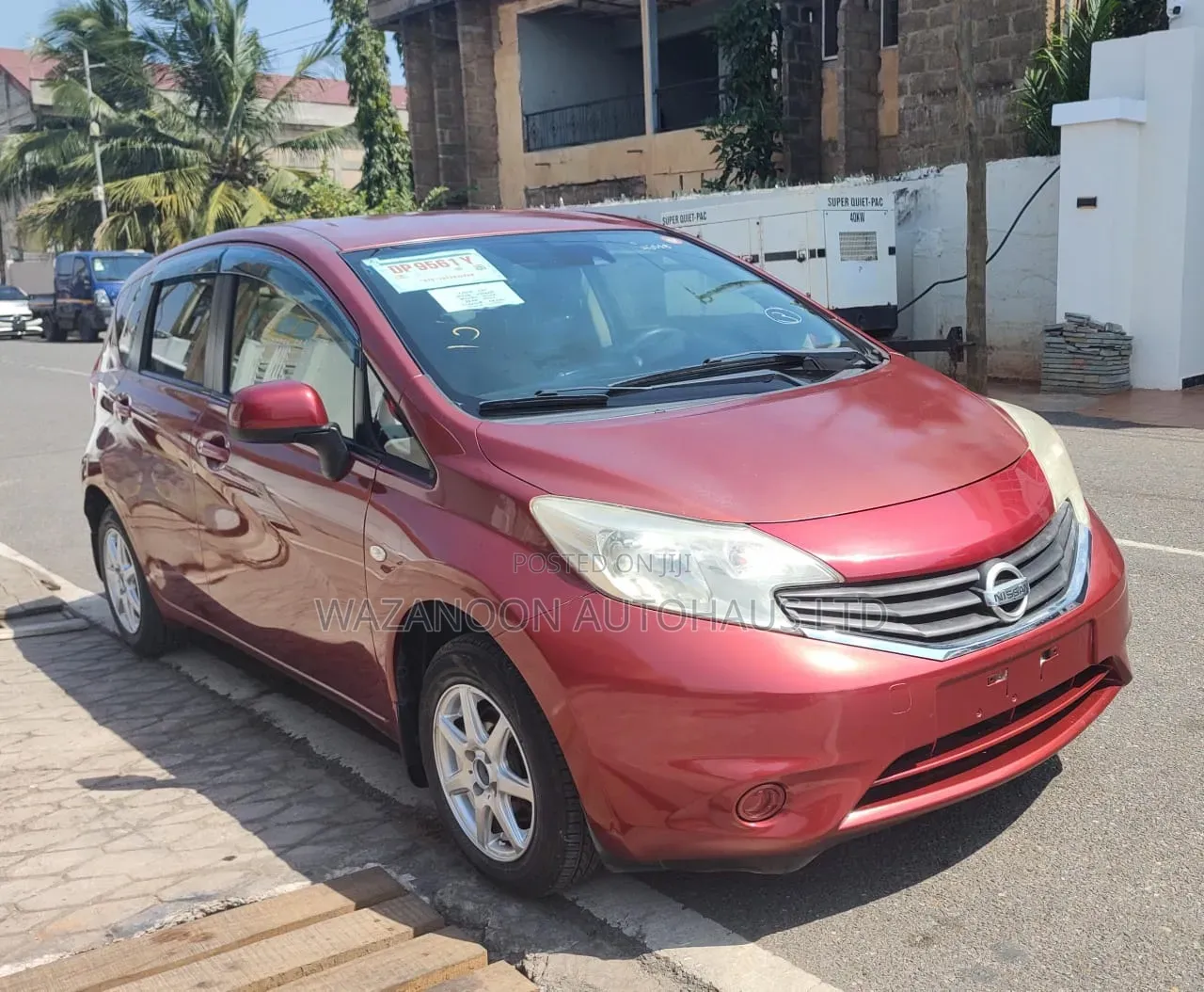 Nissan Note 1.6 Petrol 2016 Red