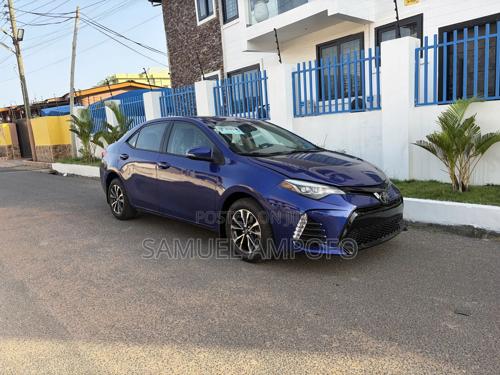 Toyota Corolla SE (1.8L 4cyl 6M) 2018 Blue