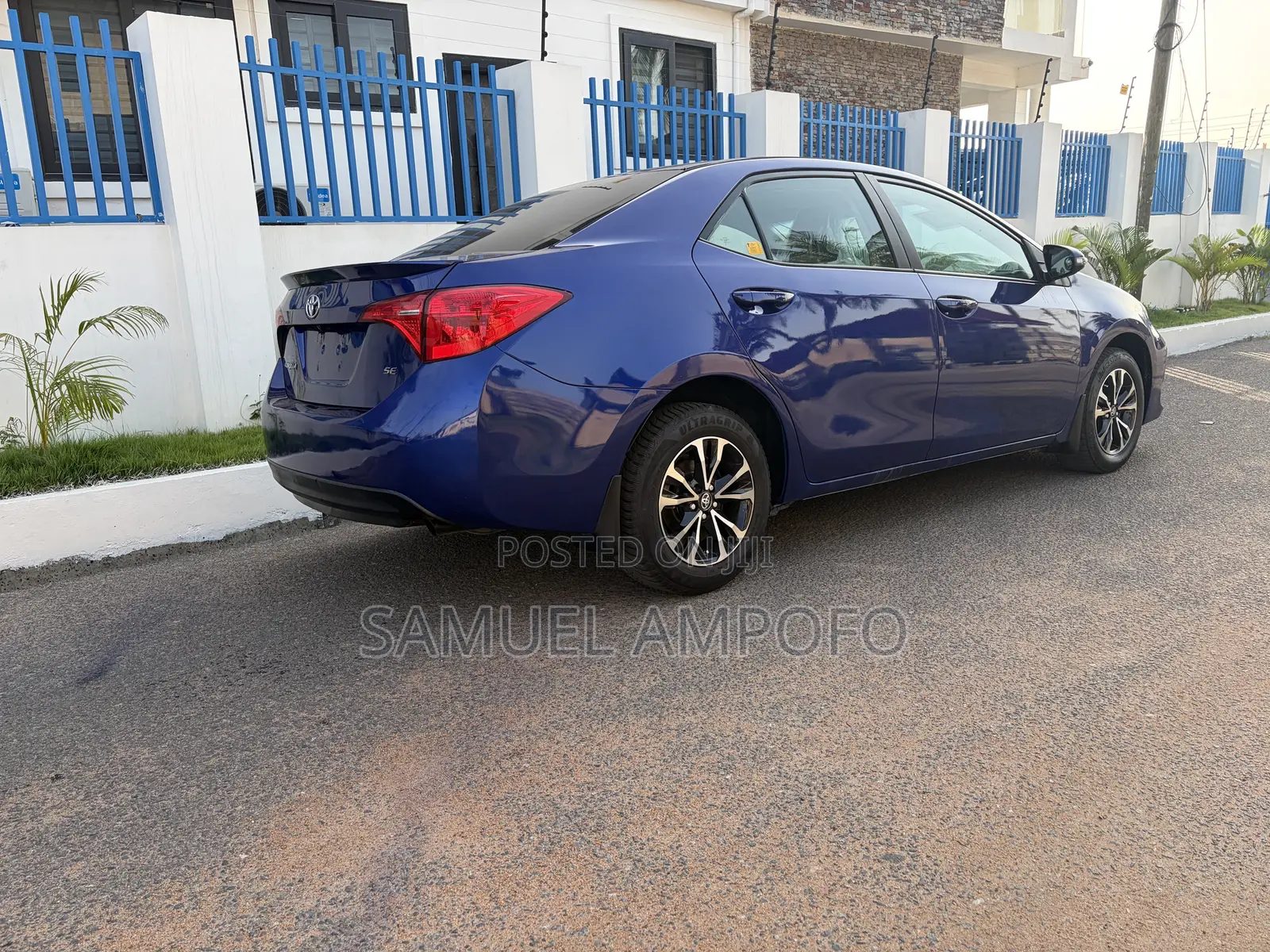 Toyota Corolla SE (1.8L 4cyl 6M) 2018 Blue