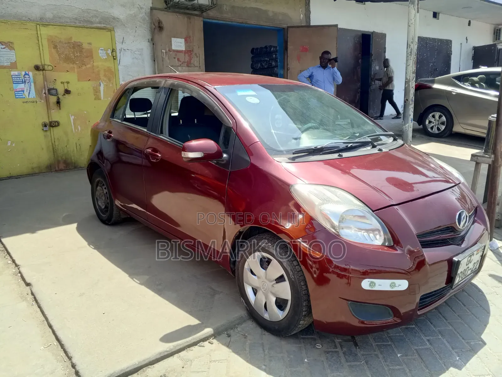 Toyota Vitz 1.3 FWD 5dr 2010 Red