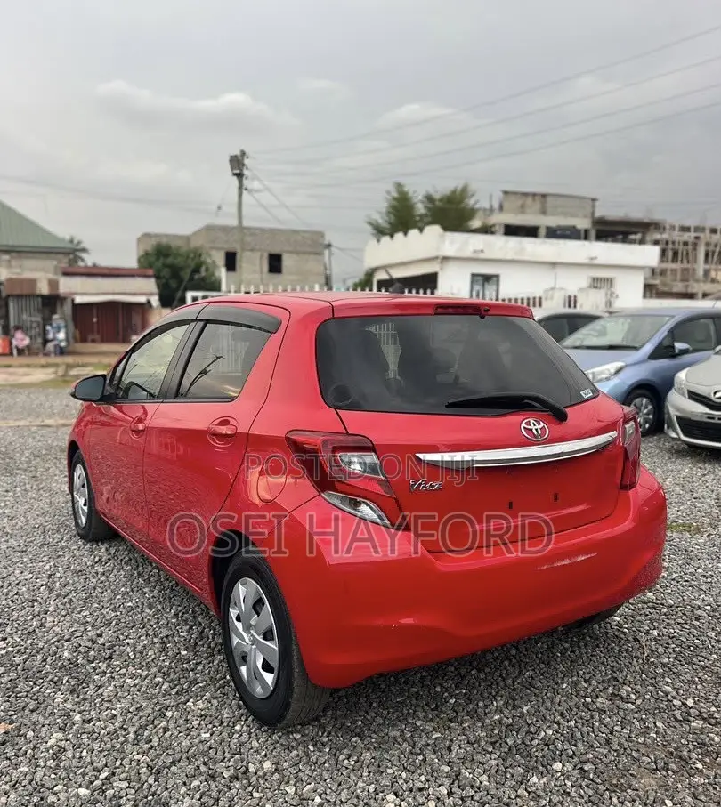 Toyota Vitz 2015 Red